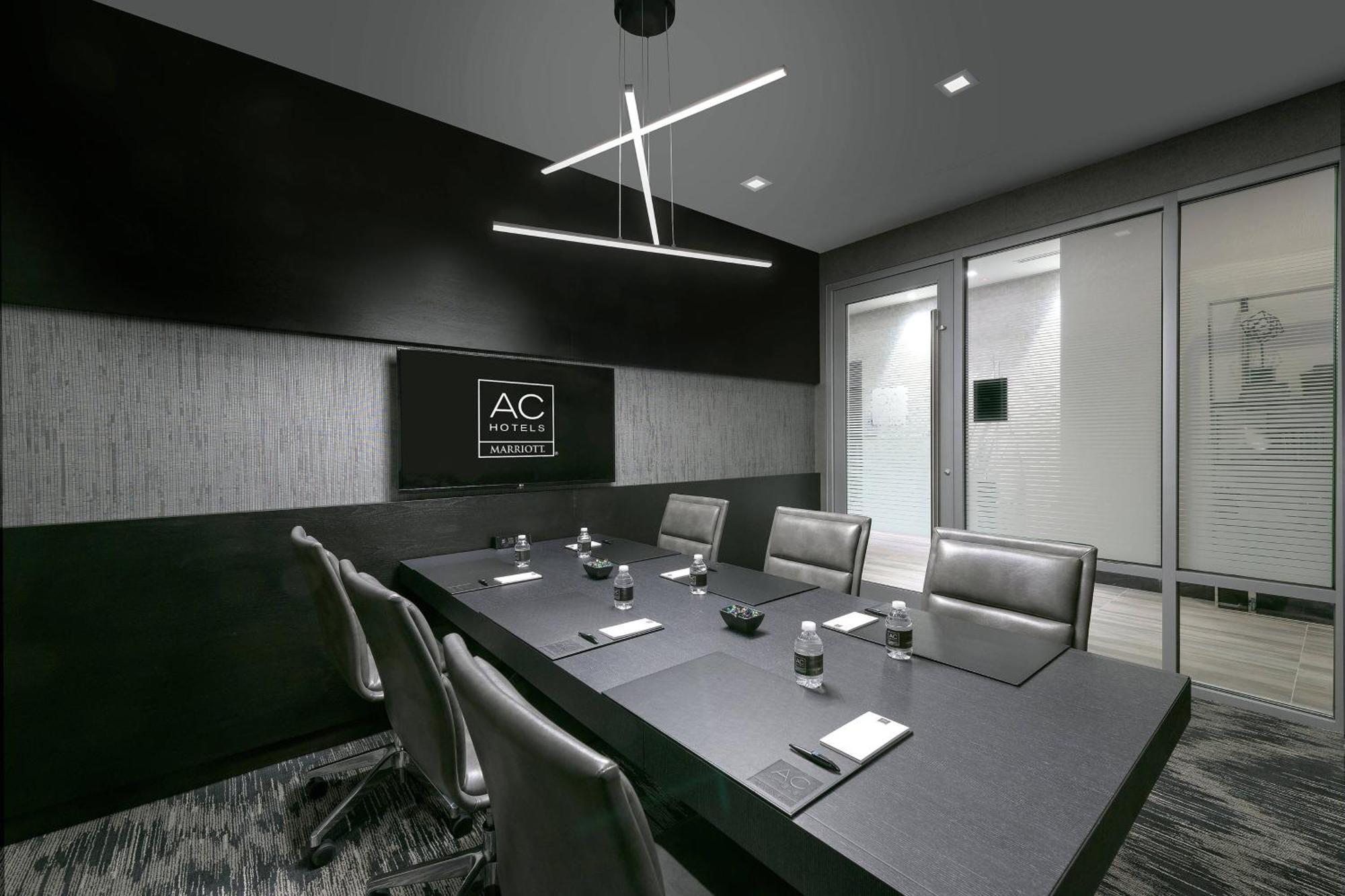 Ac Hotel By Marriott Boston North Medford Εξωτερικό φωτογραφία