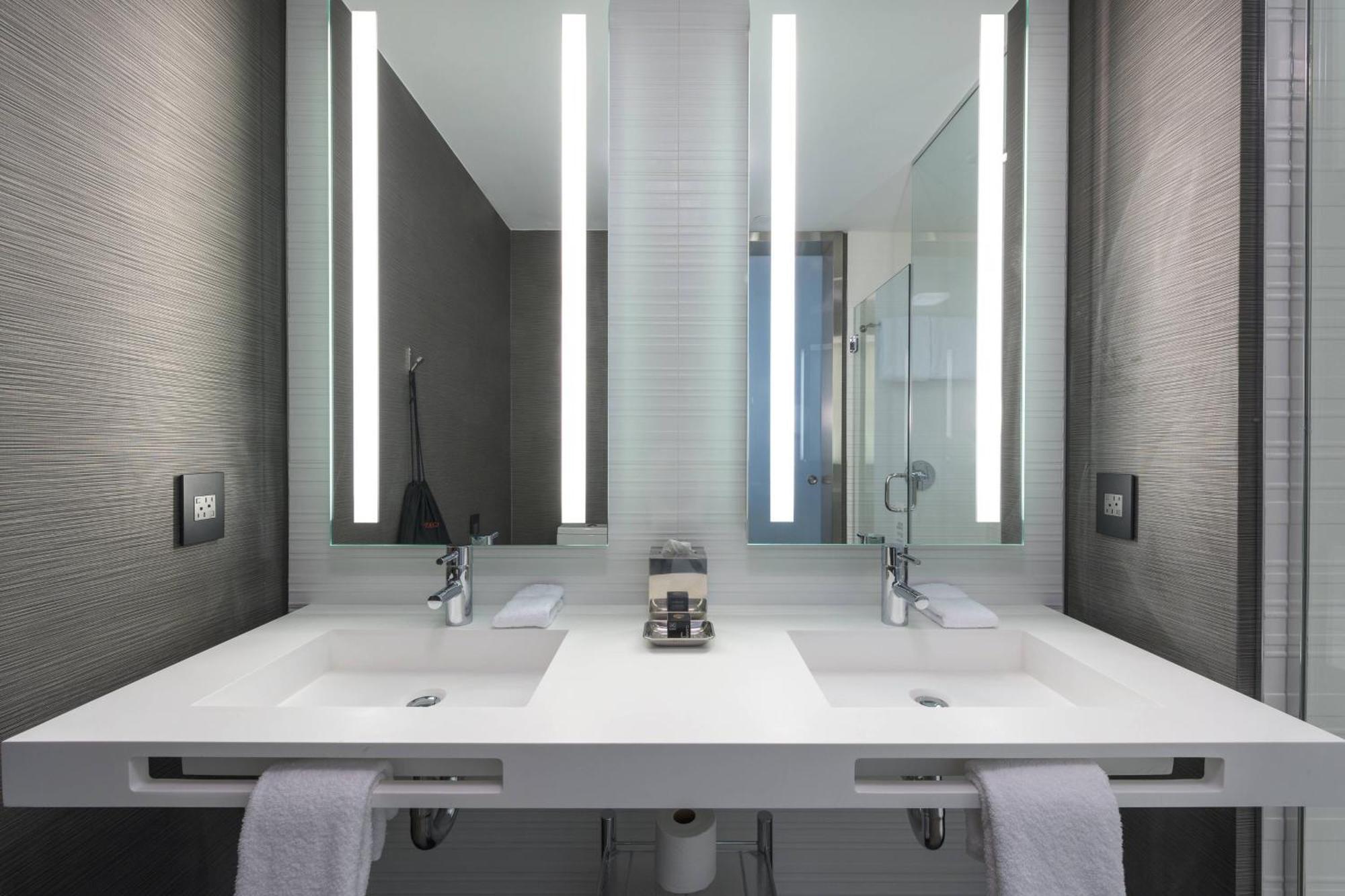 Ac Hotel By Marriott Boston North Medford Εξωτερικό φωτογραφία