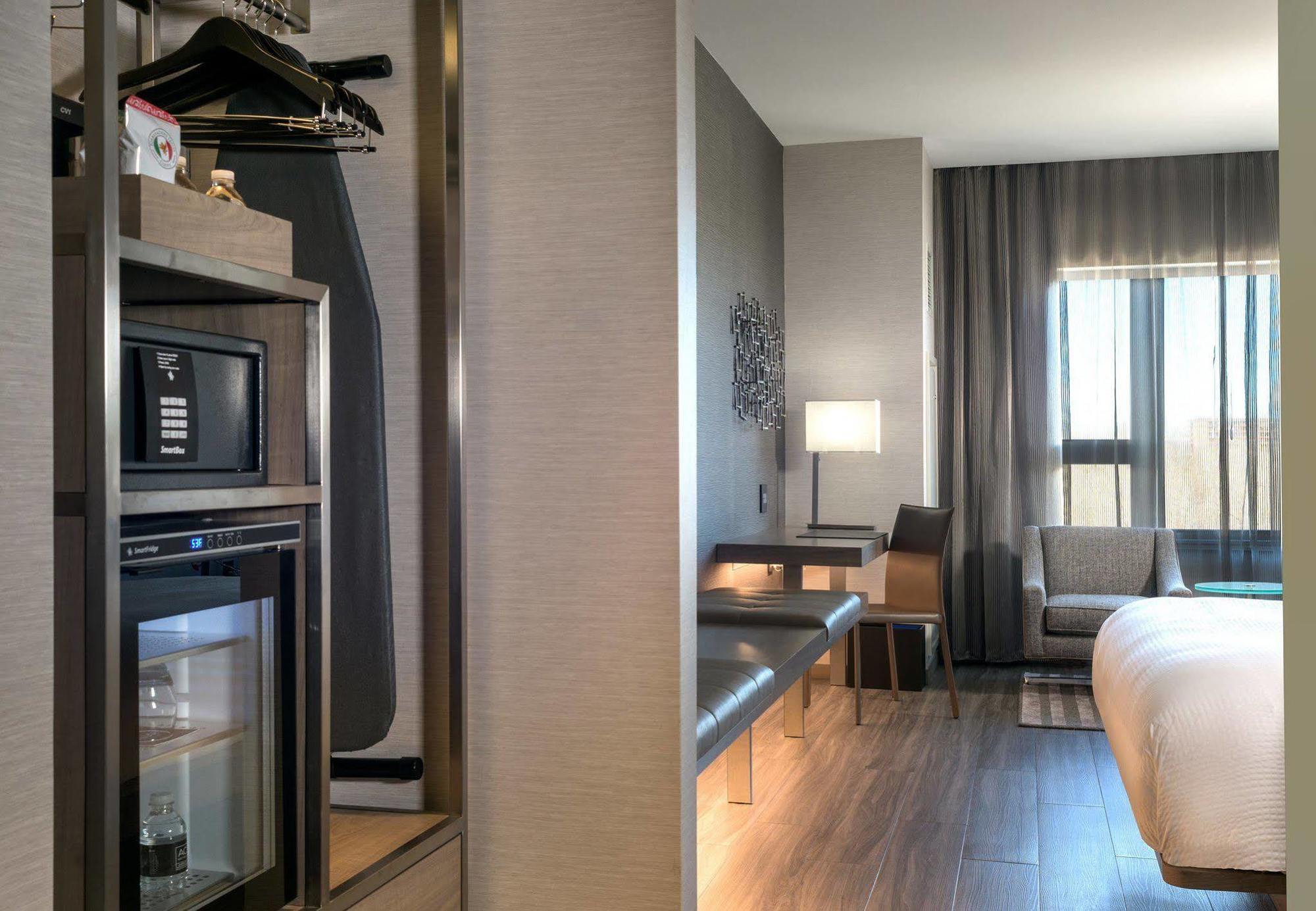 Ac Hotel By Marriott Boston North Medford Εξωτερικό φωτογραφία